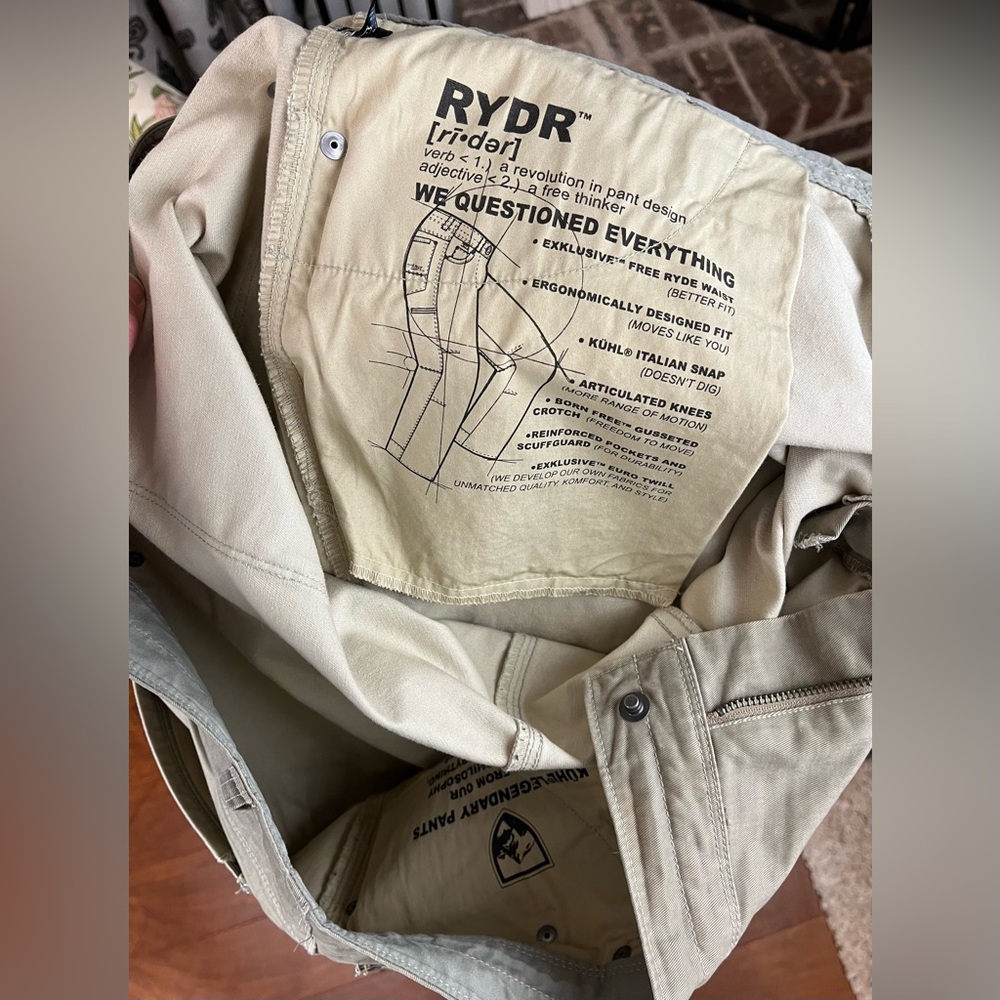 Kühl Ryder men’s utility pants, size 38x30 in light khaki. Excellent condition.
